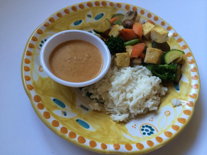 Stir-Fried Tofu and Vegetables with Thai Peanut Sacue